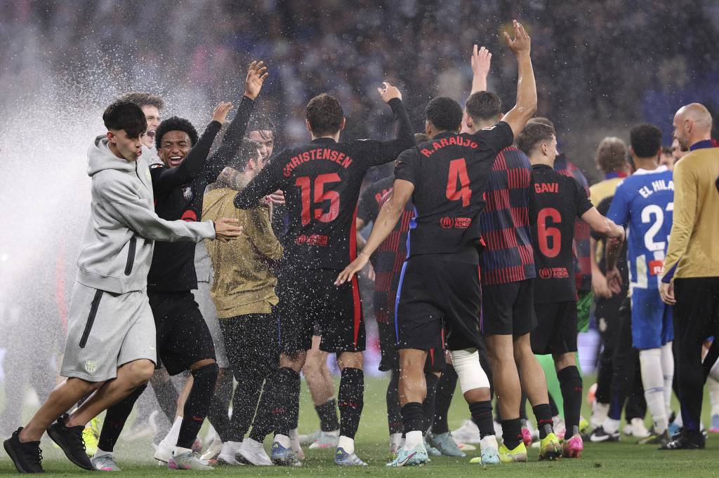 Yabo-巴塞罗那不断突破！，蒂姆连续十场比赛得分超过表现优异赢得满堂喝彩-Yabo