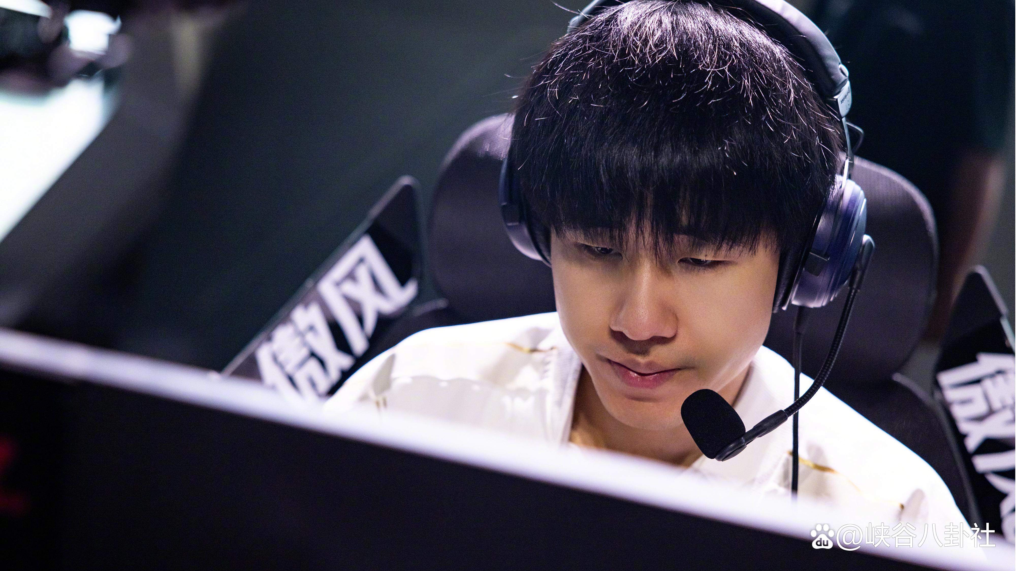 亚博体育-Rookie重返赛场，大比分获胜首场状态出色，中国队观众沸腾！热度持续攀升的简单介绍-亚博体育