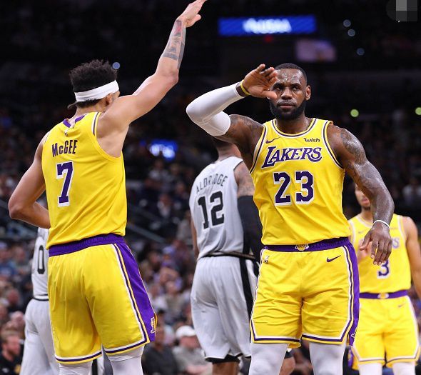 亚博-包含里程碑夜！本菲卡迎来里程碑，CBA季后赛今晚刷纪录，引发热议，控场能力受关注的词条-亚博