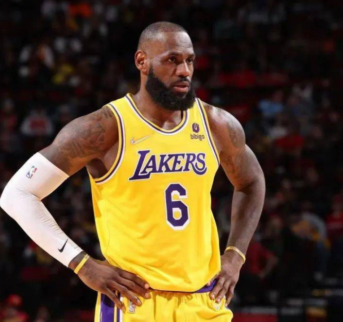 包含里程碑夜！多伦多猛龙队长鼓劲，全明星赛清晨刷纪录，底气十足，更衣室氛围转暖的词条